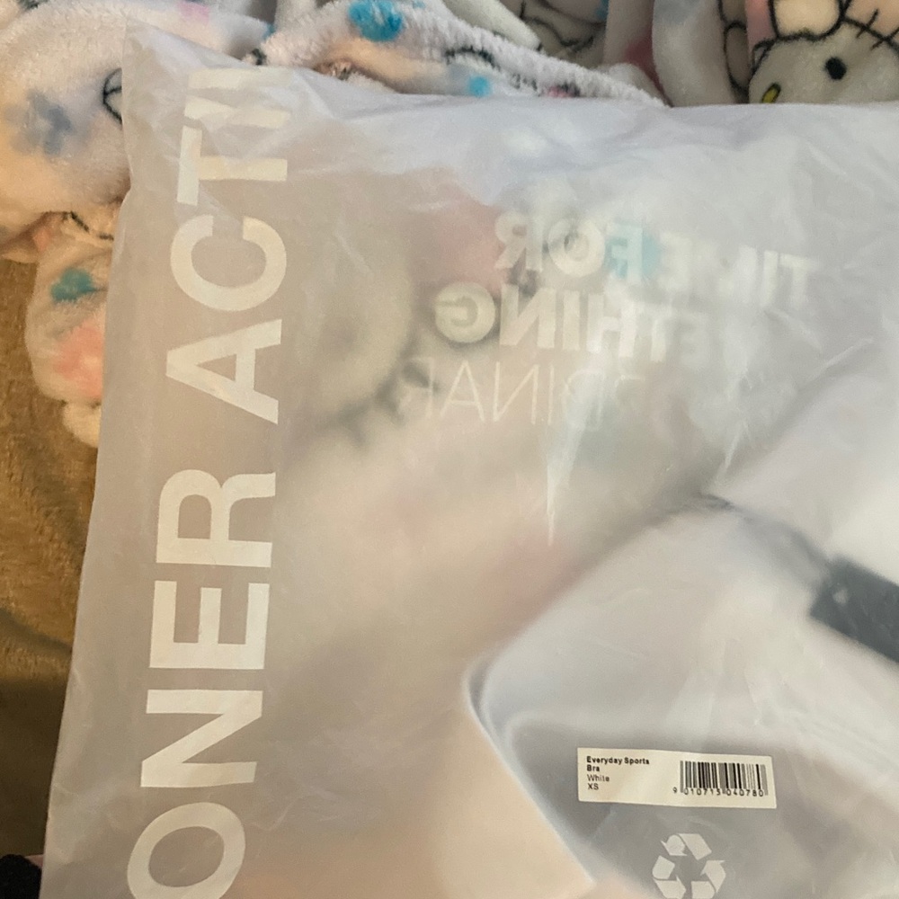 White Athletic Wear Oner Active